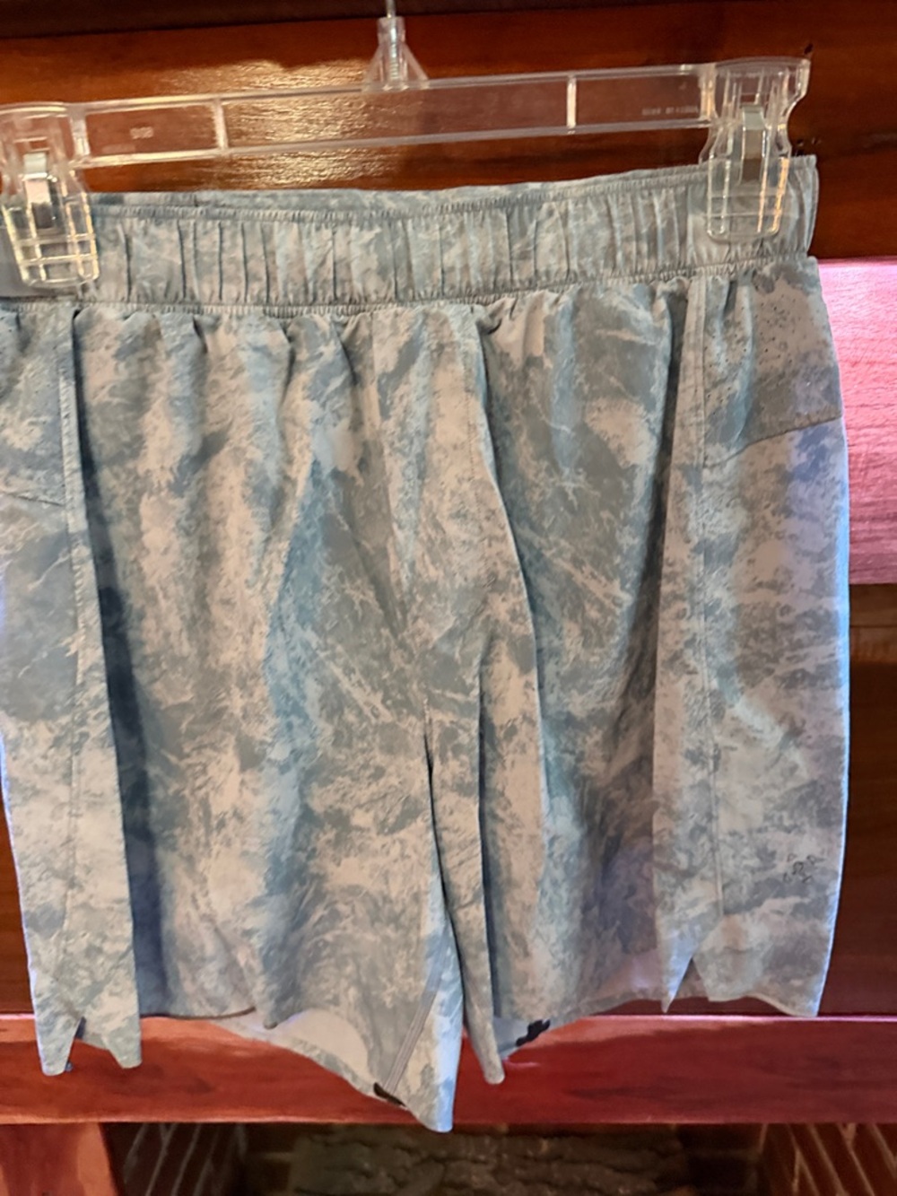 Lululemon Mens Lined 5” Light Blue Marble Print Running Shorts, Size Small